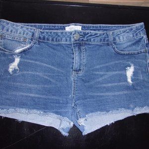 WOMEN'S DENIM SHORTS